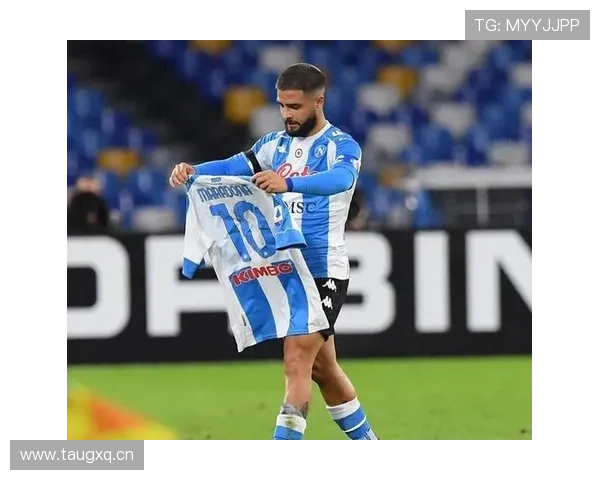 塞内西曝樱桃队友常求梅西球衣